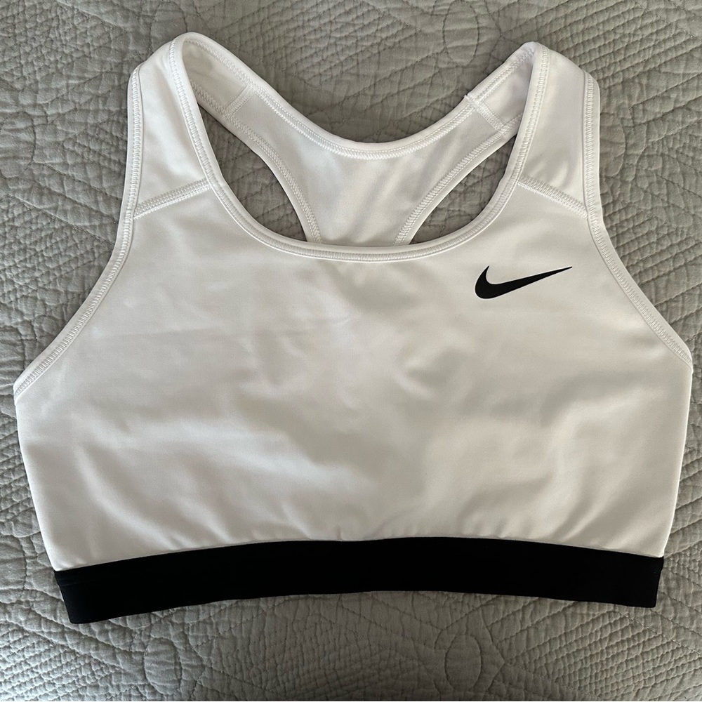 Nike Swoosh Sports Bra